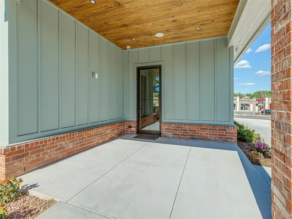Photo 33 — 1738 Classen Boulevard, Norman, OK 73071