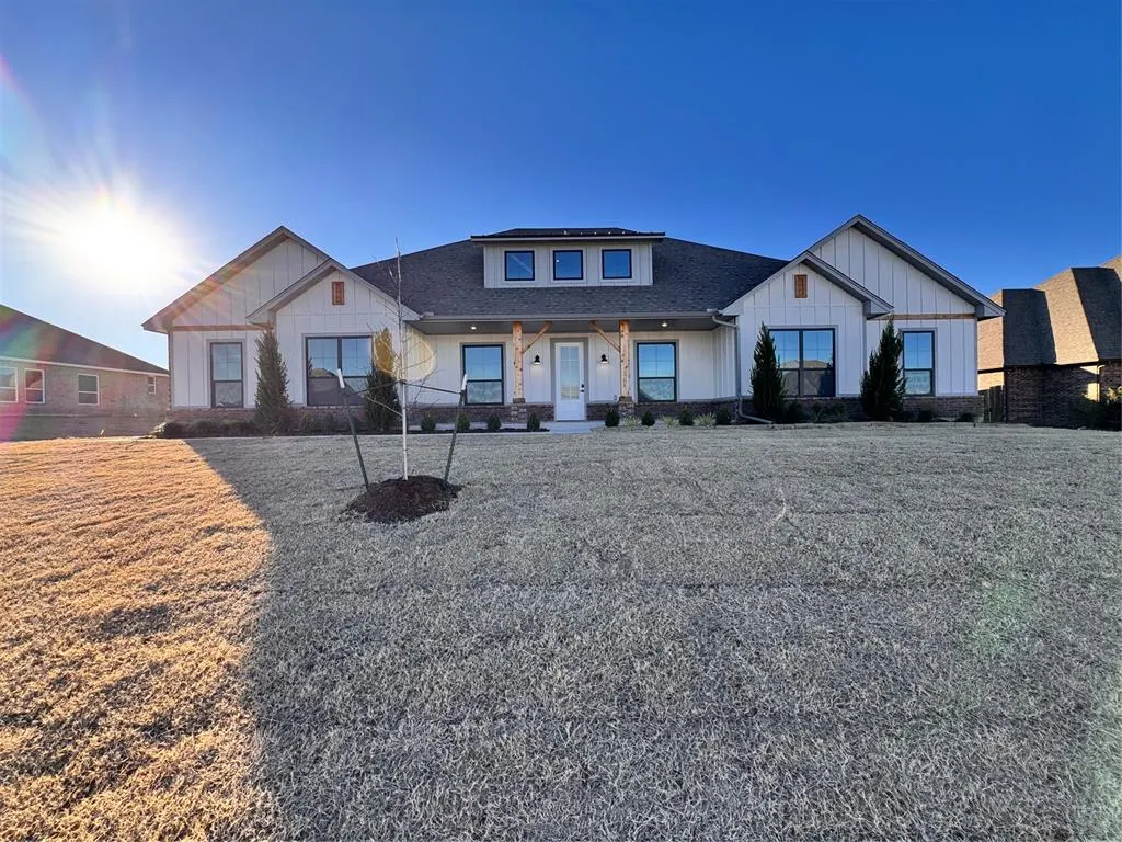 Front exterior — 10140 NW 100th Street, Yukon, OK 73099