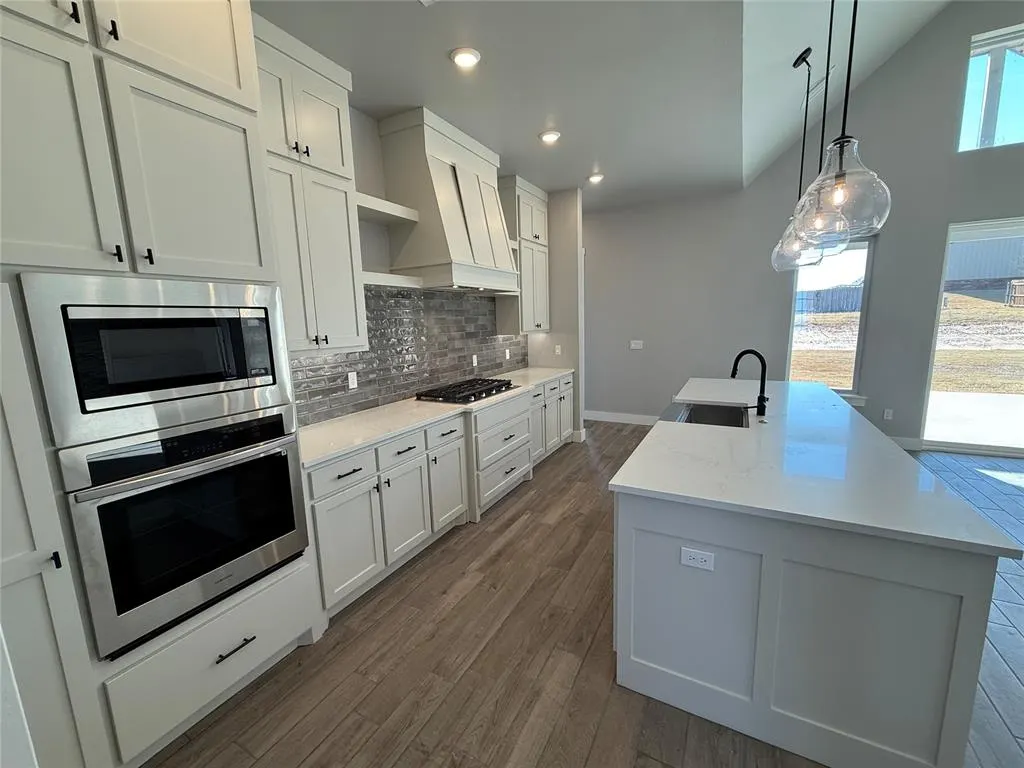 Photo 11 — 10140 NW 100th Street, Yukon, OK 73099