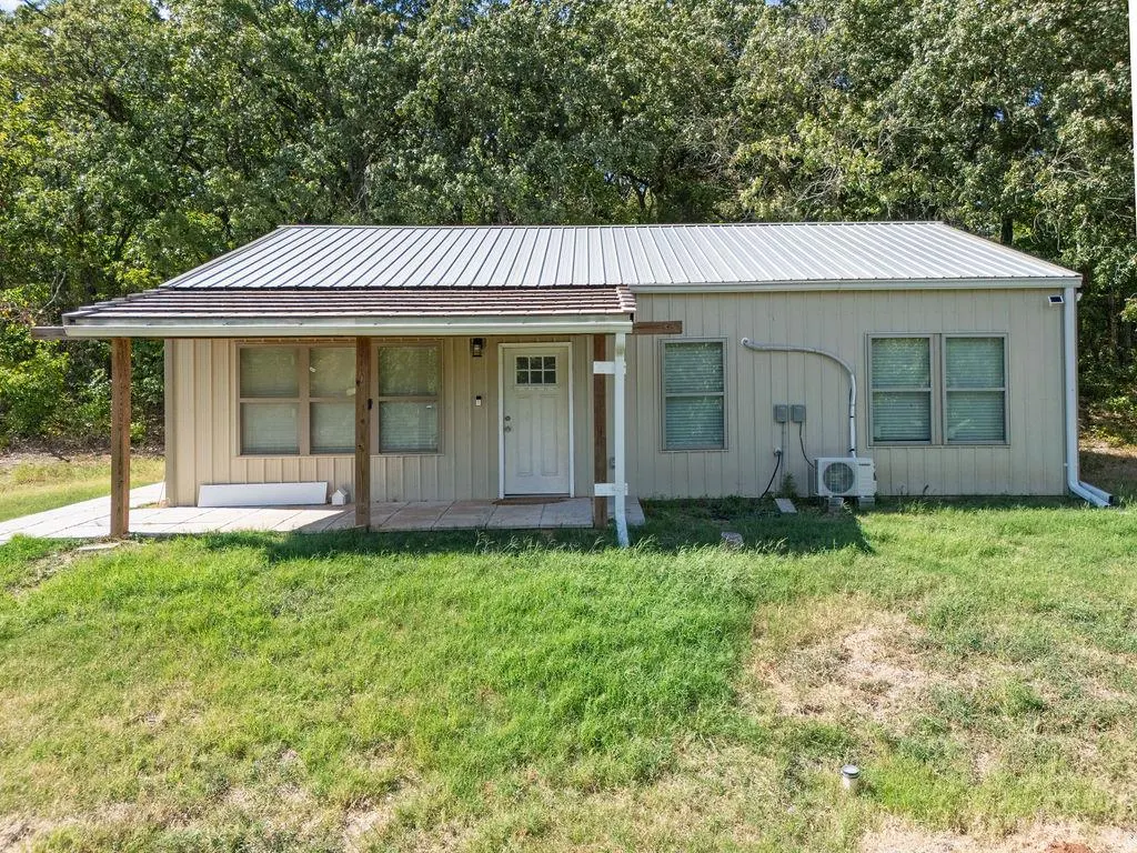 Front exterior — 21427 S Rock Creek Road, Tecumseh, OK 74873