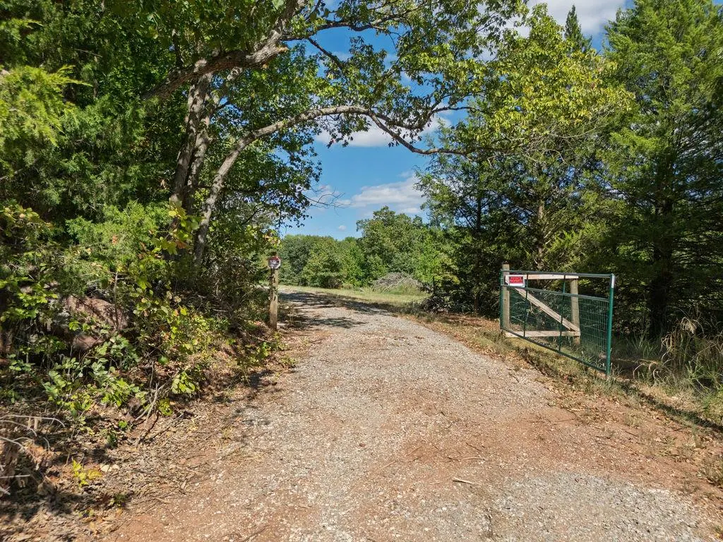 Photo 3 — 21427 S Rock Creek Road, Tecumseh, OK 74873