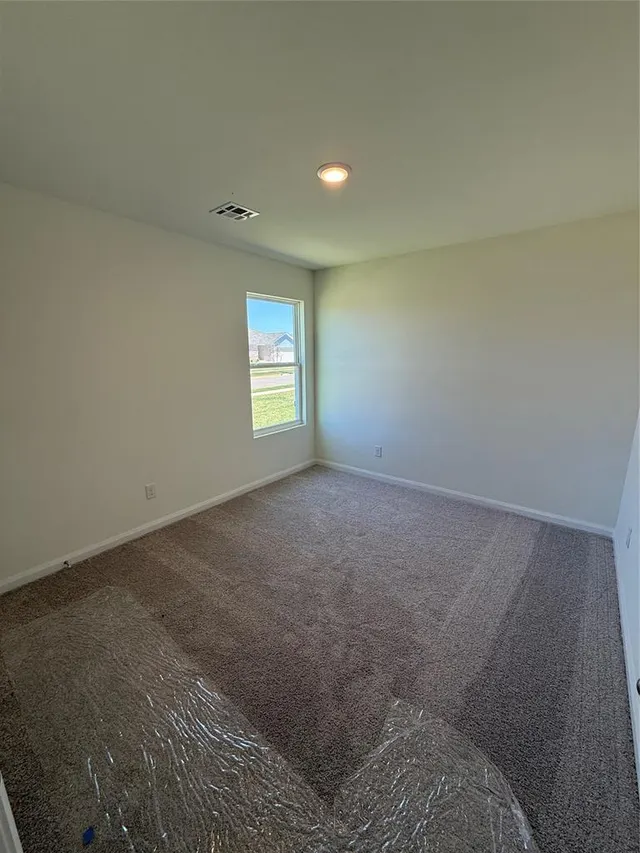 Photo 6 — 1205 E Stallion Lane, Mustang, OK 73064