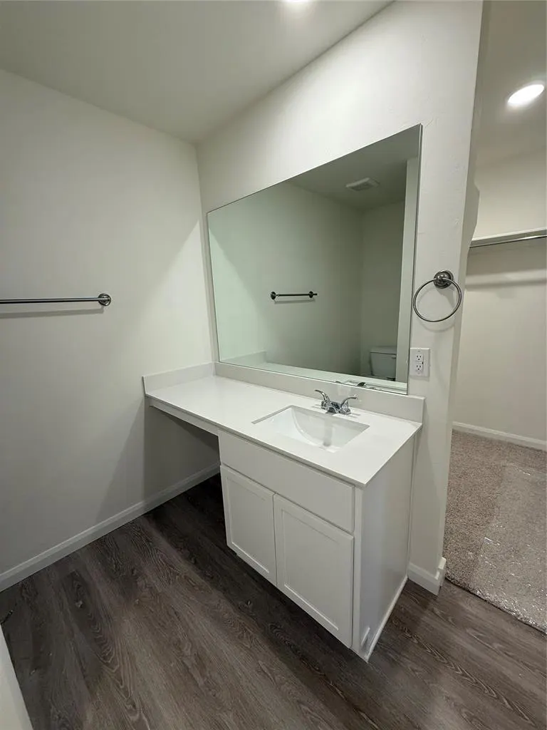Photo 8 — 1205 E Stallion Lane, Mustang, OK 73064