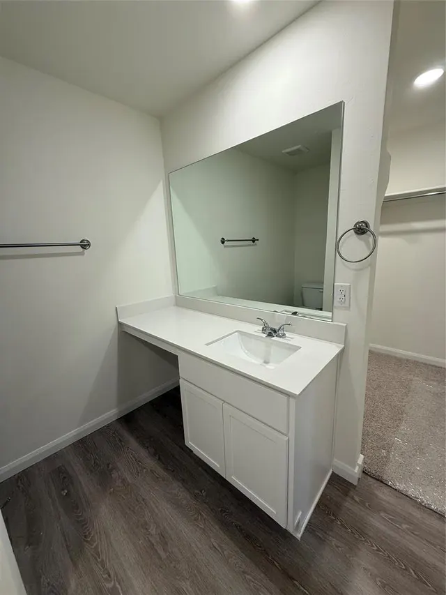 Photo 8 — 1205 E Stallion Lane, Mustang, OK 73064