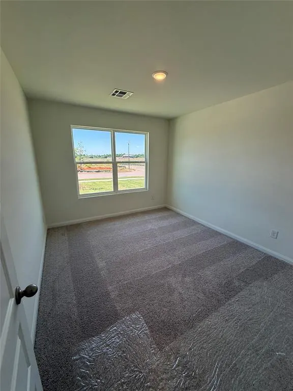 Photo 11 — 1205 E Stallion Lane, Mustang, OK 73064
