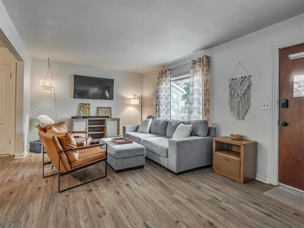 Photo 9 — 1102 Idaho Street, Norman, OK 73071