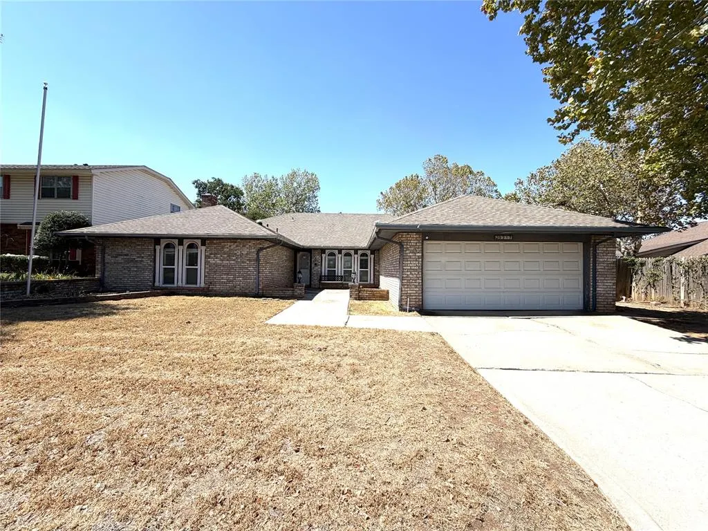 Photo 3 — 9217 Sutton Place, Oklahoma City, OK 73132