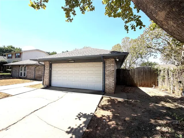 Photo 5 — 9217 Sutton Place, Oklahoma City, OK 73132