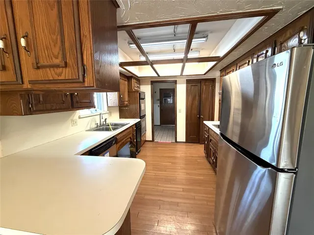 Photo 7 — 9217 Sutton Place, Oklahoma City, OK 73132