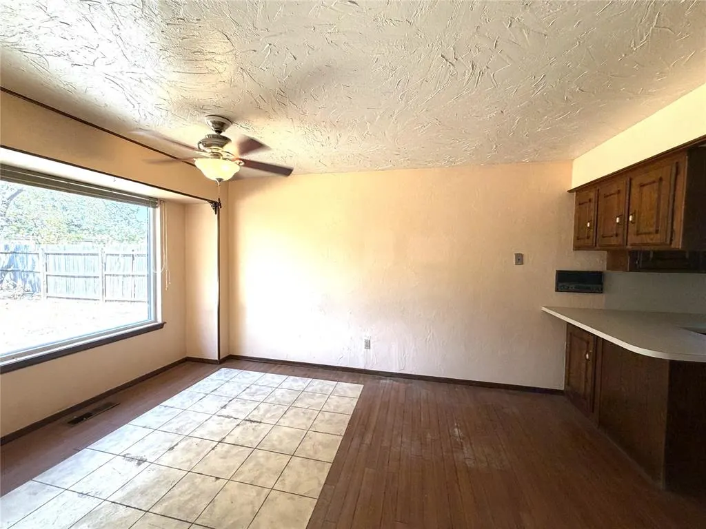 Photo 10 — 9217 Sutton Place, Oklahoma City, OK 73132