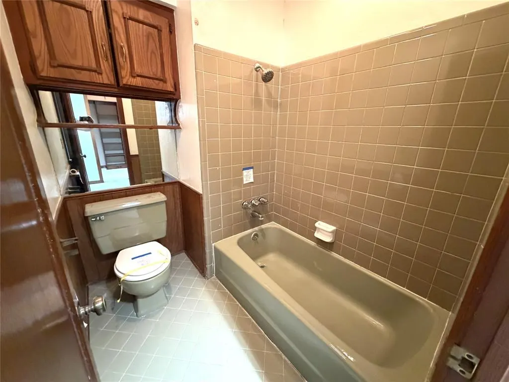 Photo 18 — 9217 Sutton Place, Oklahoma City, OK 73132