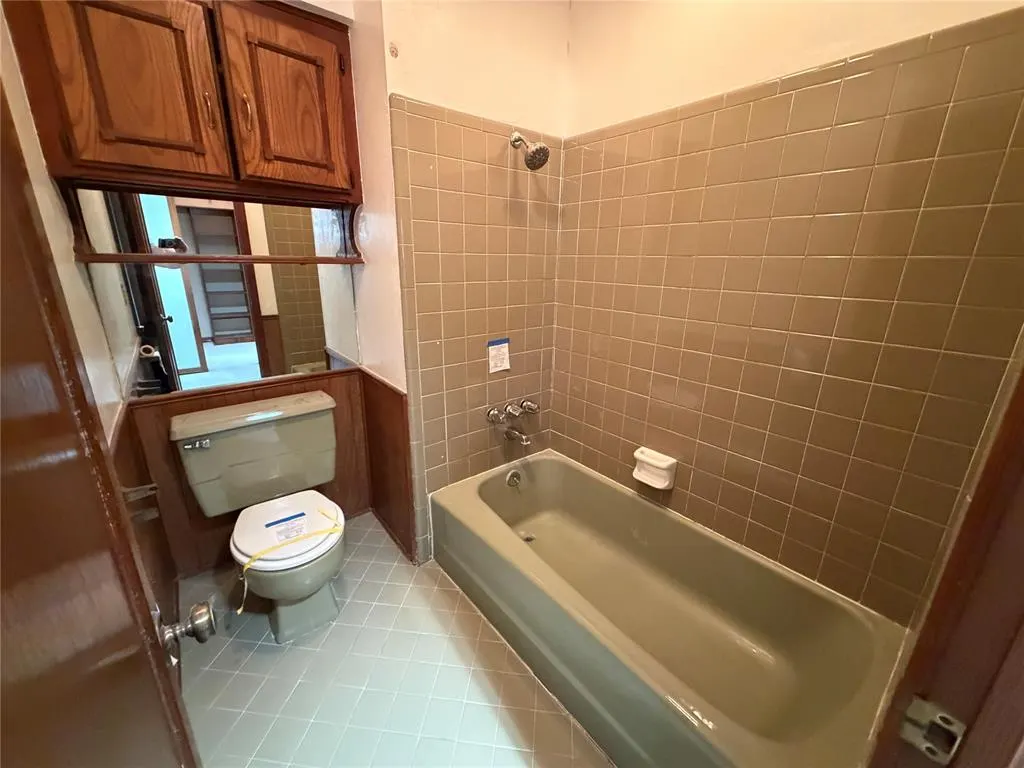 Photo 19 — 9217 Sutton Place, Oklahoma City, OK 73132