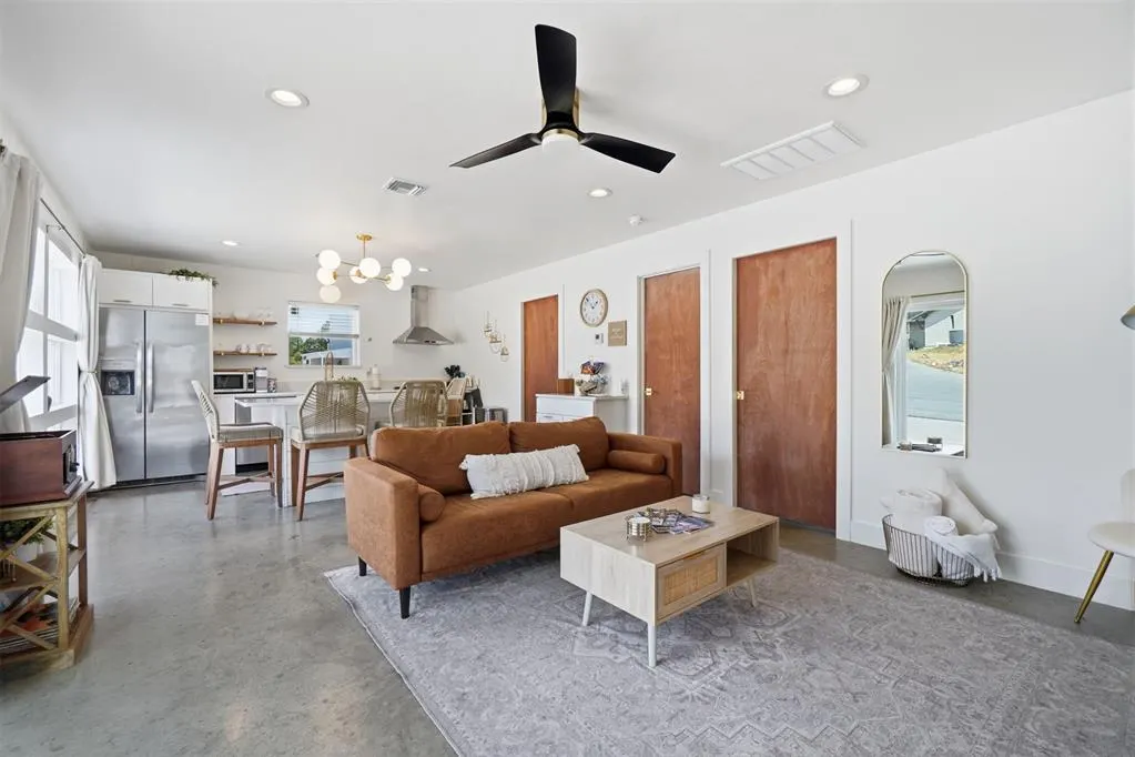 Photo 4 — 71 E OAK Avenue, Medicine Park, OK 73557