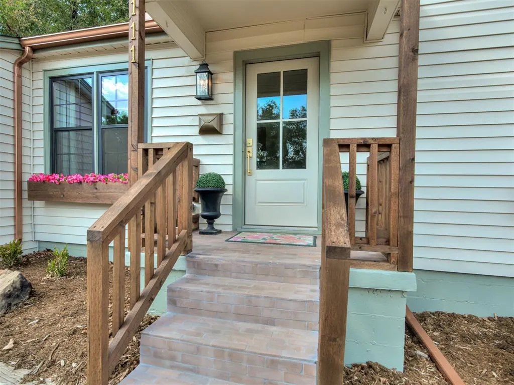 Photo 6 — 111 E 11th, Edmond, OK 73034