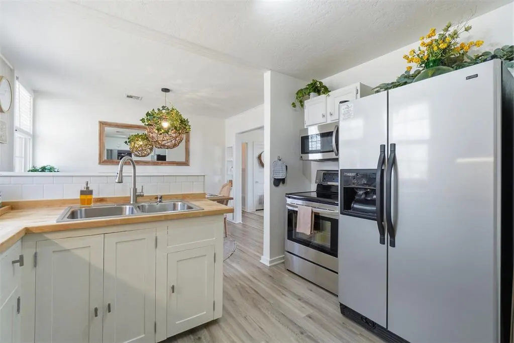 Photo 12 — 53 E Lake Drive, Medicine Park, OK 73557