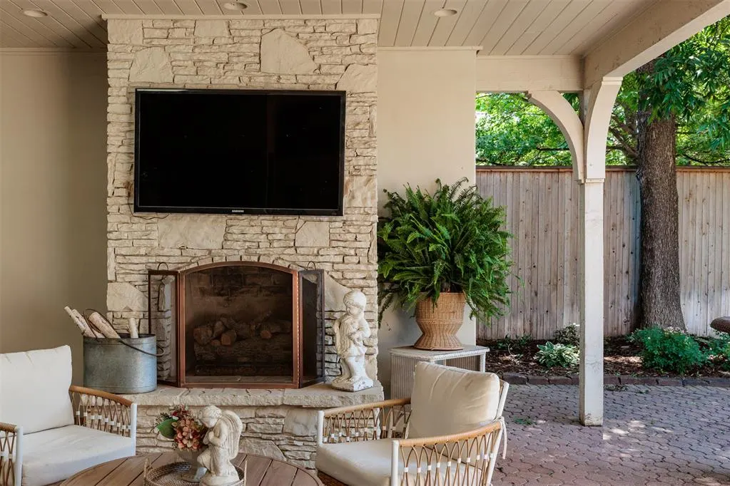 Photo 38 — 1122 Larchmont Lane, Oklahoma City, OK 73116