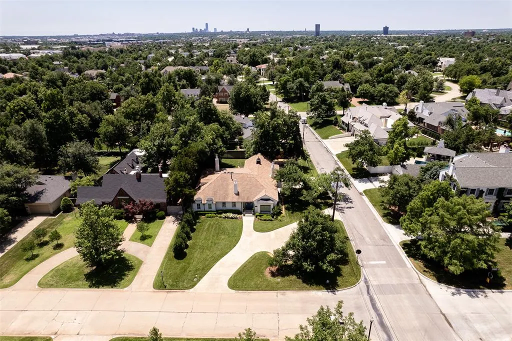 Photo 49 — 1122 Larchmont Lane, Oklahoma City, OK 73116