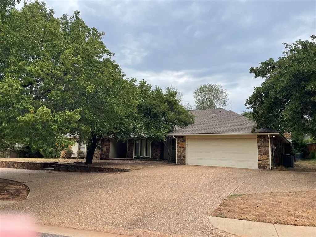Photo 2 — 1408 Nighthawk Drive, Edmond, OK 73034