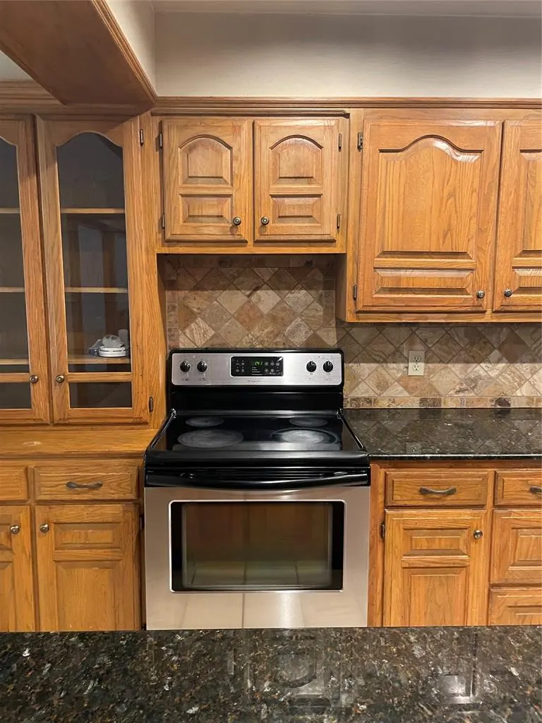Photo 10 — 1408 Nighthawk Drive, Edmond, OK 73034