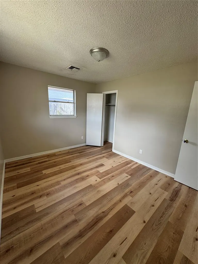 Photo 6 — 901 N Janeway Avenue, Moore, OK 73160