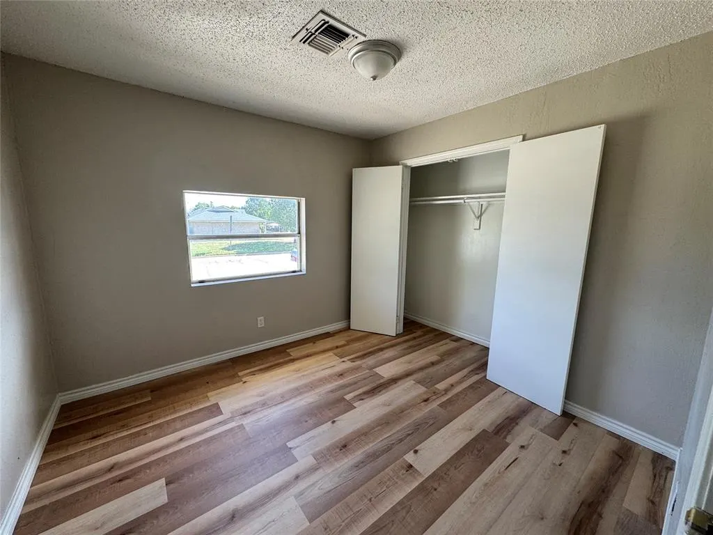 Photo 14 — 901 N Janeway Avenue, Moore, OK 73160