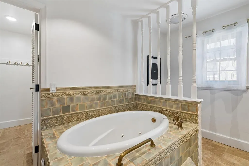 Photo 17 — 6509 Hunting Hill Lane 30, Oklahoma City, OK 73116