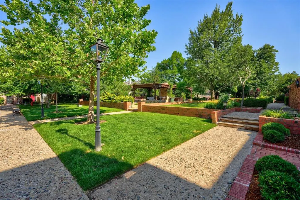 Photo 30 — 6509 Hunting Hill Lane 30, Oklahoma City, OK 73116