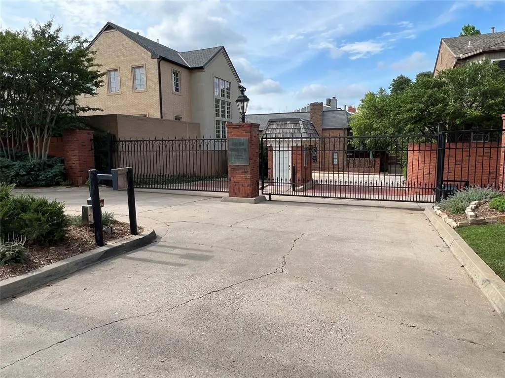 Photo 33 — 6509 Hunting Hill Lane 30, Oklahoma City, OK 73116