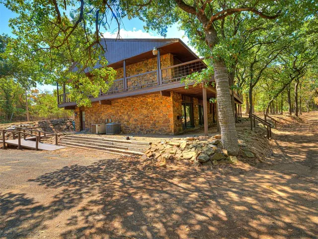 Photo 6 — 3521 N Bryant Avenue, Edmond, OK 73034
