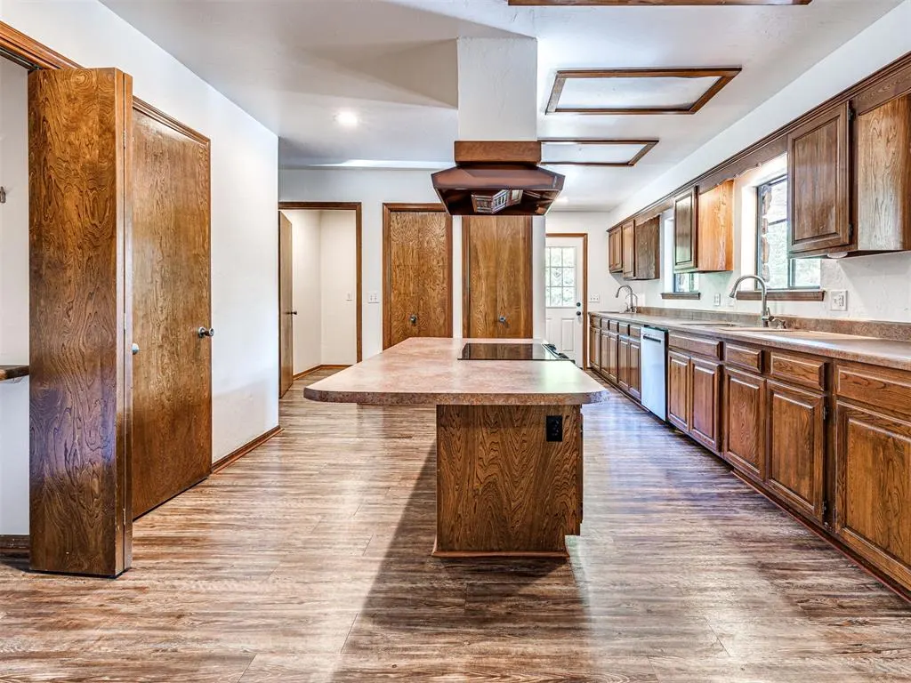 Photo 12 — 3521 N Bryant Avenue, Edmond, OK 73034
