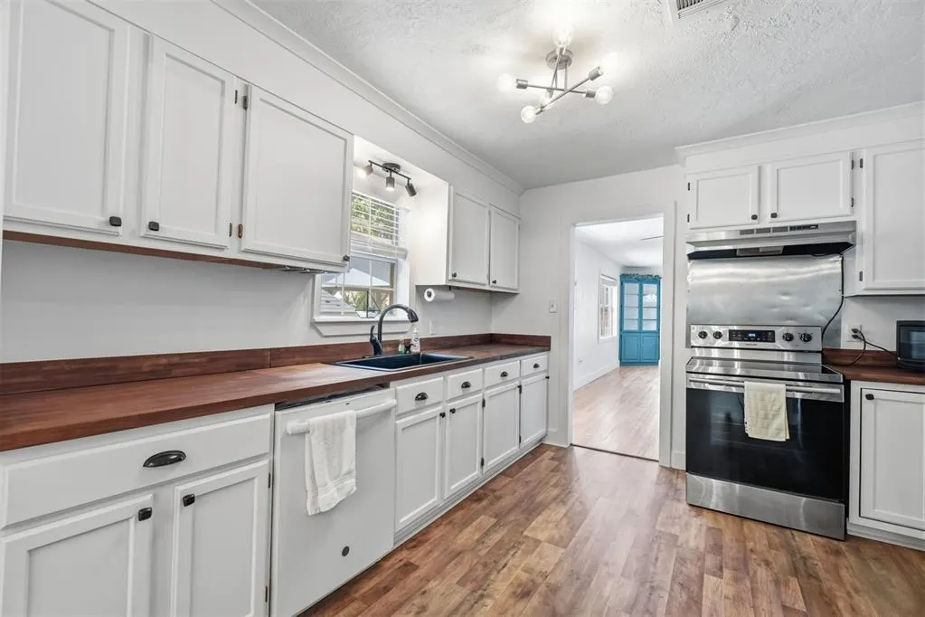 Photo 9 — 1110 NW Maple Street, Lawton, OK 73507