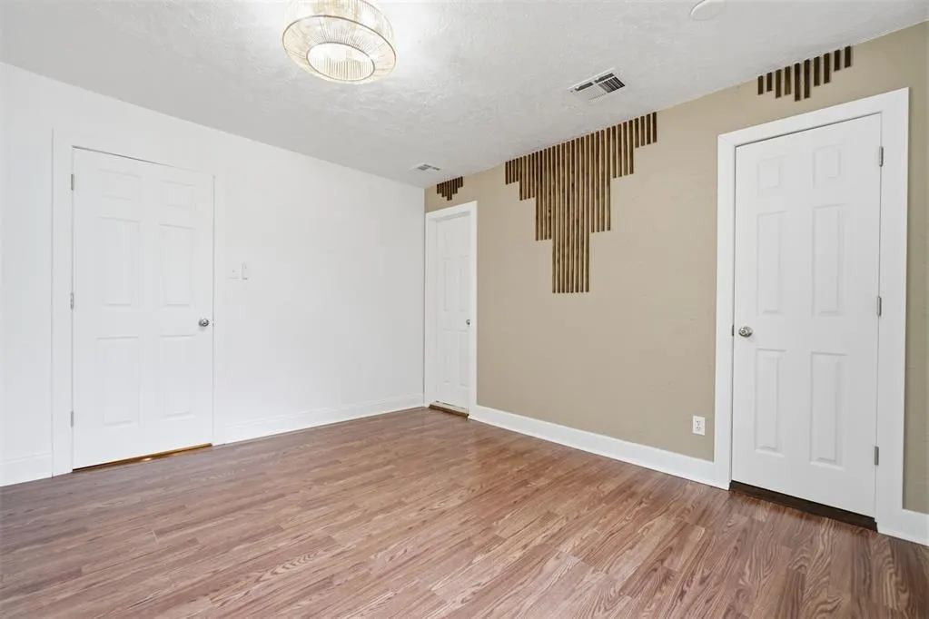 Photo 21 — 1110 NW Maple Street, Lawton, OK 73507