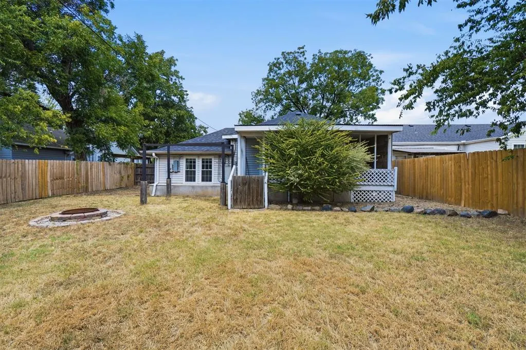 Photo 33 — 1110 NW Maple Street, Lawton, OK 73507