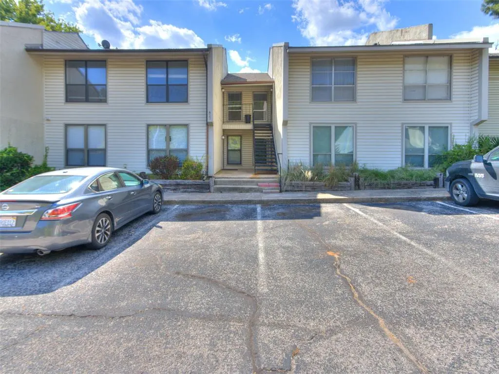 Photo 6 — 827 Red Bird Lane C, Norman, OK 73072
