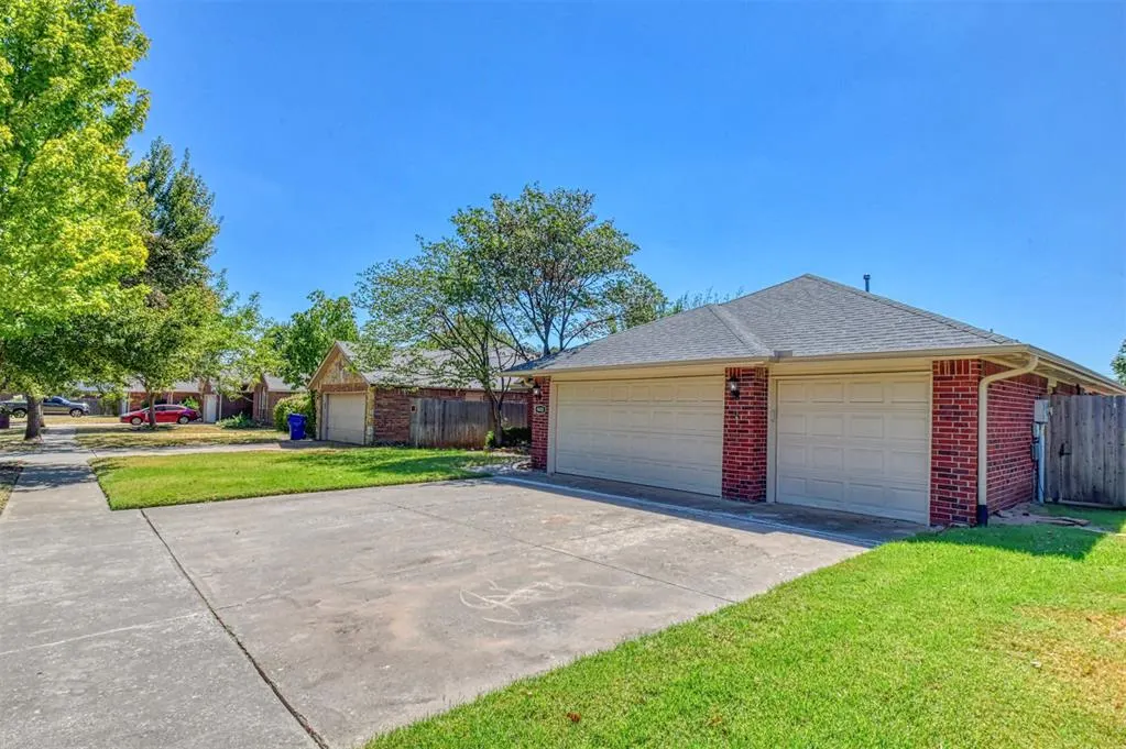 Photo 3 — 4600 Midway Drive, Norman, OK 73072