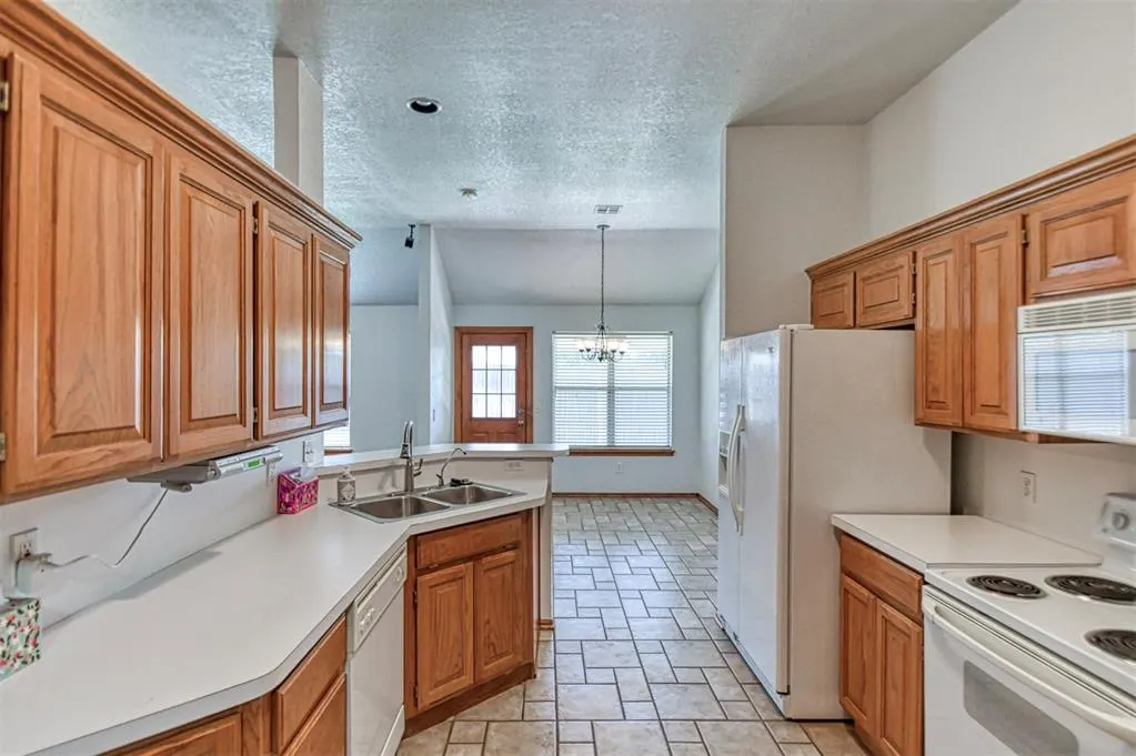 Photo 13 — 4600 Midway Drive, Norman, OK 73072