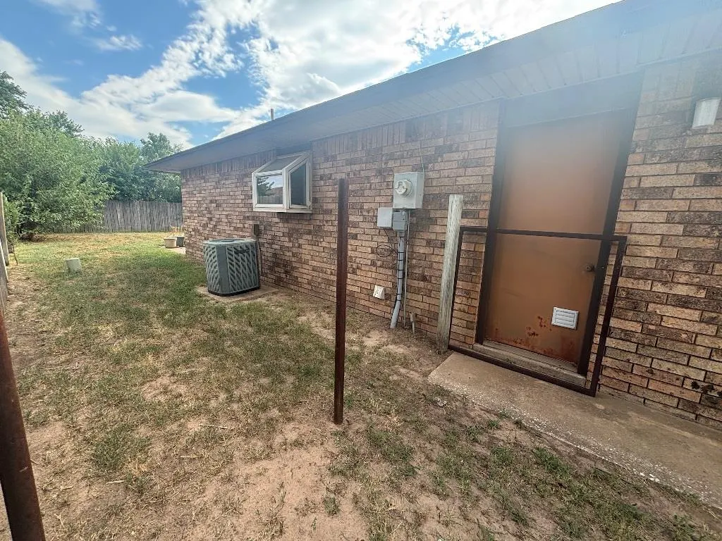 Photo 4 — 4013 Bunker Hill Street, Enid, OK 73703