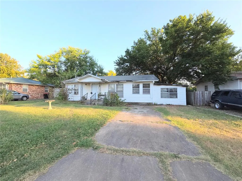 Front exterior — 237 Brent Street, Meeker, OK 74855
