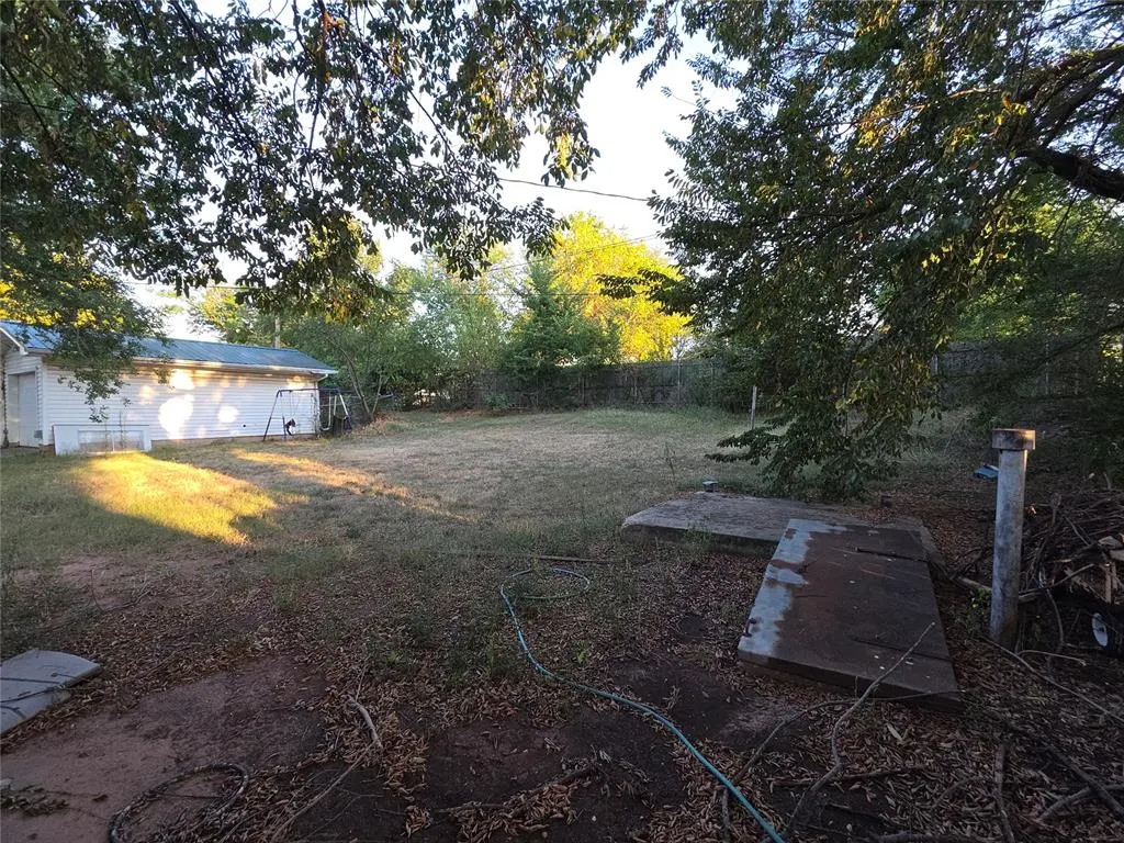 Photo 14 — 237 Brent Street, Meeker, OK 74855