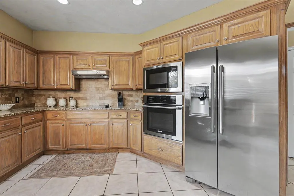 Photo 12 — 2408 Brenton Drive, Edmond, OK 73012
