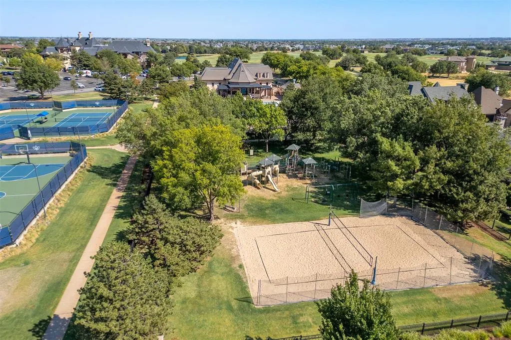 Photo 9 — 5828 Oliver Court, Oklahoma City, OK 73142