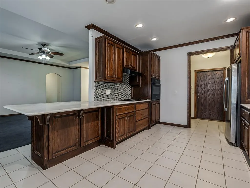 Photo 10 — 9208 S Villa Avenue, Oklahoma City, OK 73159