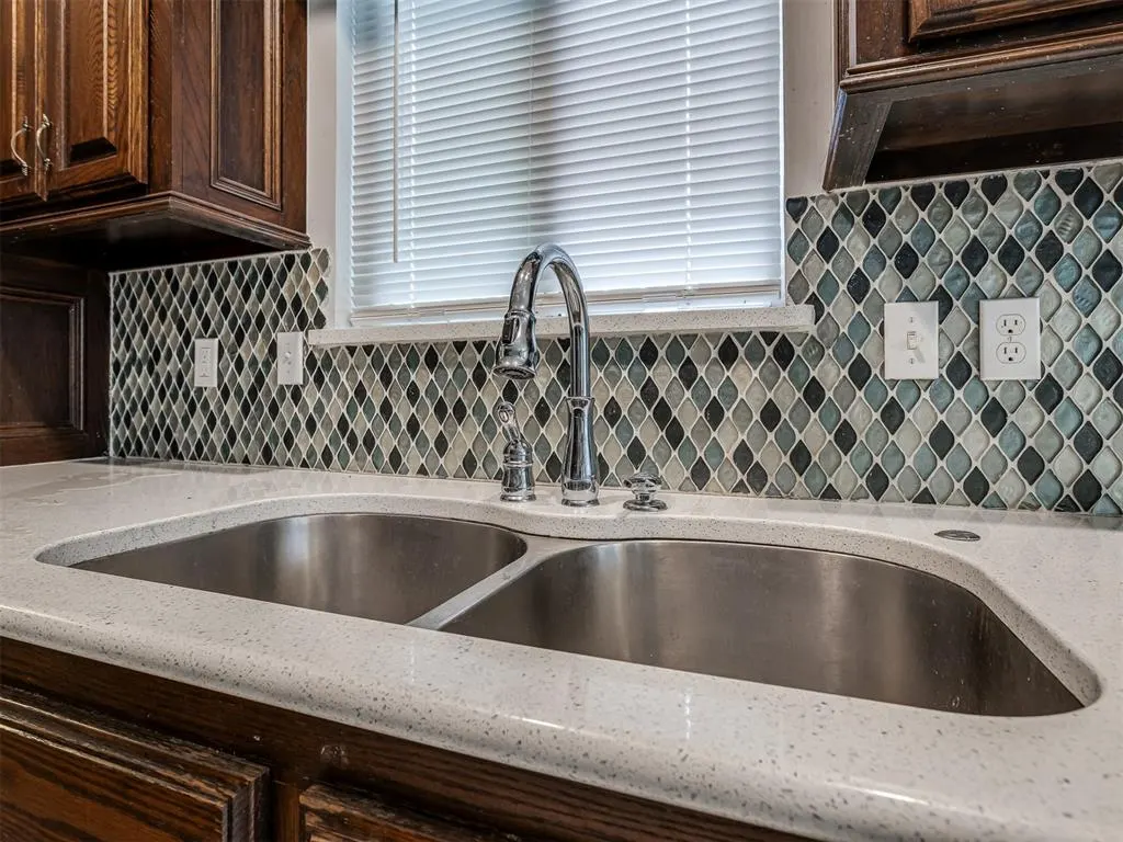 Photo 12 — 9208 S Villa Avenue, Oklahoma City, OK 73159