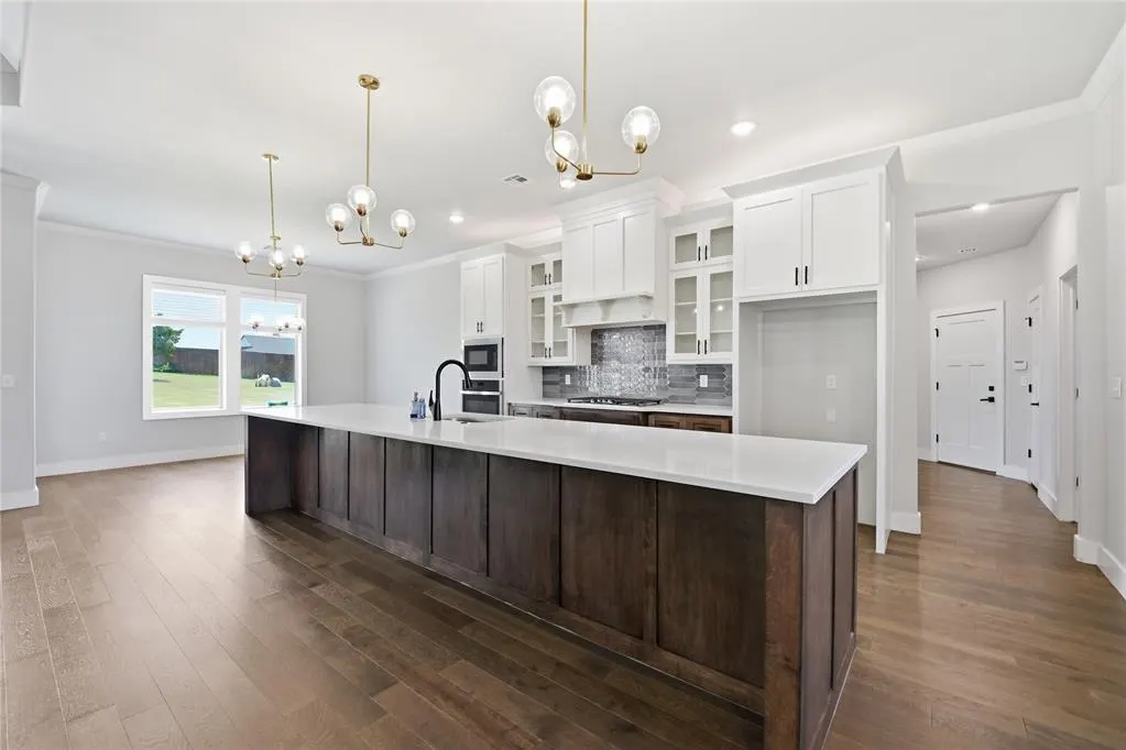 Photo 5 — 9921 Oakwood Drive, Edmond, OK 73025
