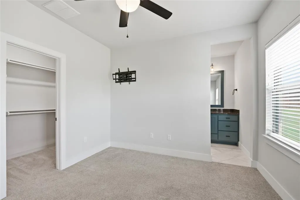 Photo 13 — 9921 Oakwood Drive, Edmond, OK 73025