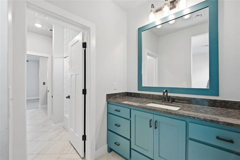 Photo 14 — 9921 Oakwood Drive, Edmond, OK 73025
