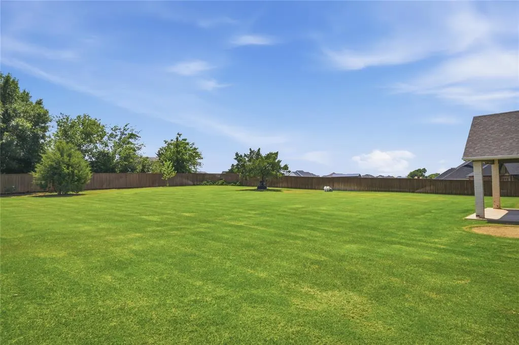 Photo 16 — 9921 Oakwood Drive, Edmond, OK 73025