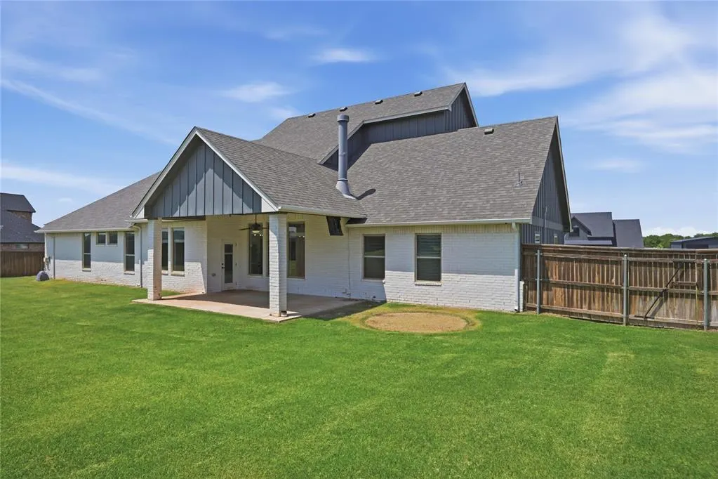 Photo 17 — 9921 Oakwood Drive, Edmond, OK 73025