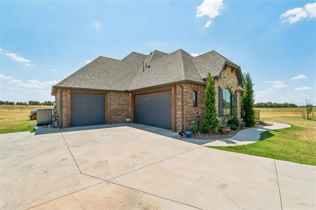 Photo 4 — 1320 Collis Court, Newcastle, OK 73065