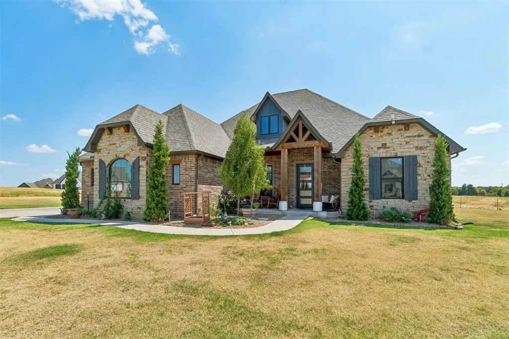 Photo 3 — 1320 Collis Court, Newcastle, OK 73065